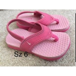 nike size 6 Sandals pink flip flops